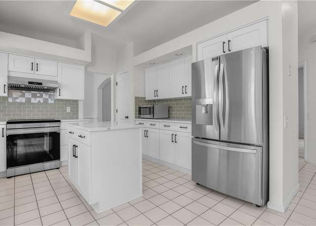 Property at 2717 Alameda Dr, Virginia Beach, VA 23456, 4 beds, 2.5 baths