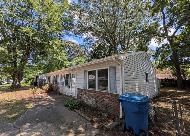 Property at 3717 Starlighter Dr, Virginia Beach, VA 23452, 4 beds, 2 baths