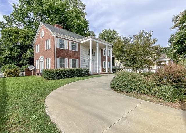 Property at 506 W Church St, Elizabeth City, NC 27909, 4 beds, 2.5 baths