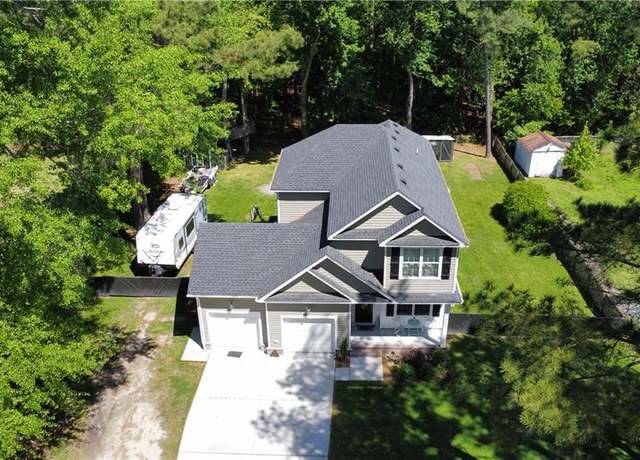 Property at 1069 Scenic Blvd, Chesapeake, VA 23322, 4 beds, 3 baths