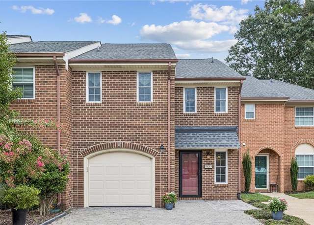 Property at 920 Poquoson Cir, Virginia Beach, VA 23452, 3 beds, 2.5 baths