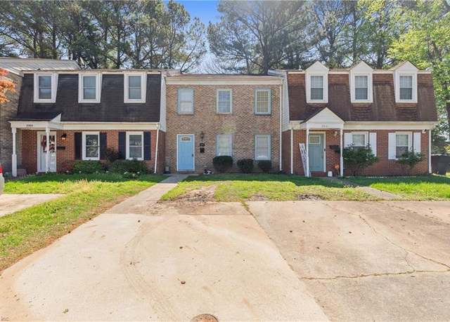 Property at 3303 Clover Hill Dr, Portsmouth, VA 23703, 3 beds, 1.5 baths