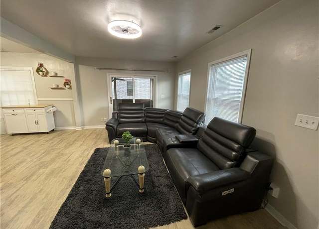 Property at 220 Chesterfield Rd, Hampton, VA 23661, 4 beds, 2 baths