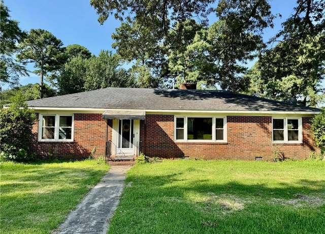 Property at 2325 Delwood Rd, Chesapeake, VA 23323, 3 beds, 2.5 baths
