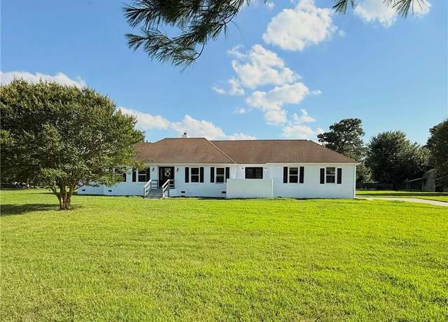 Property at 102 Foxcroft Rd, Suffolk, VA 23435, 4 beds, 2.5 baths