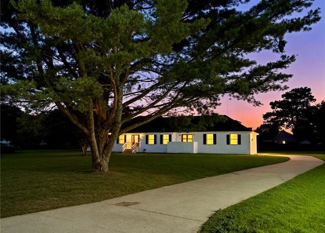 Property at 102 Foxcroft Rd, Suffolk, VA 23435, 4 beds, 2.5 baths