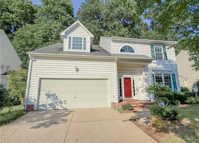 Property at 224 Southlake Pl, Newport News, VA 23602, 4 beds, 2.5 baths
