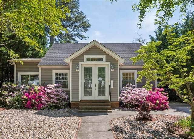 Property at 605 Maycox Ave, Norfolk, VA 23505, 5 beds, 3 baths