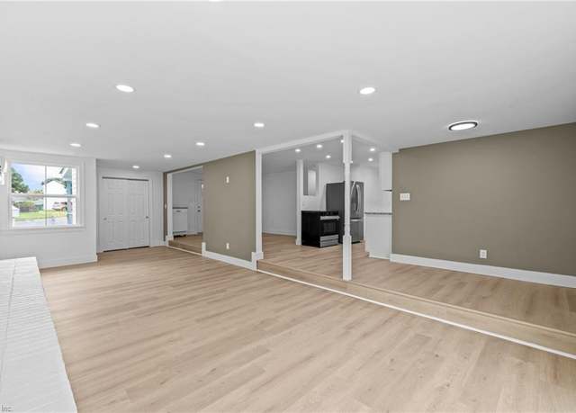 Property at 708 Stalham Rd, Chesapeake, VA 23325, 3 beds, 1 bath
