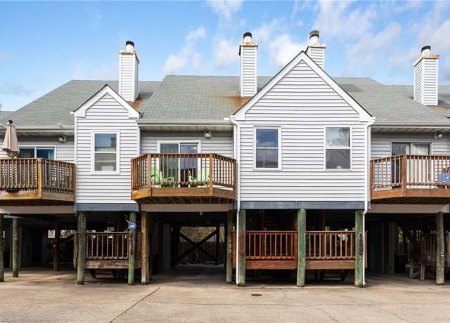 Property at 867 Little Bay Ave #4, Norfolk, VA 23503, 2 beds, 2 baths