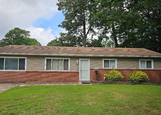 Property at 465 Lineberry Rd, Virginia Beach, VA 23452, 4 beds, 1 bath