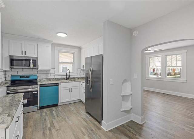 Property at 1612 Melrose Pkwy, Norfolk, VA 23508, 3 beds, 2 baths