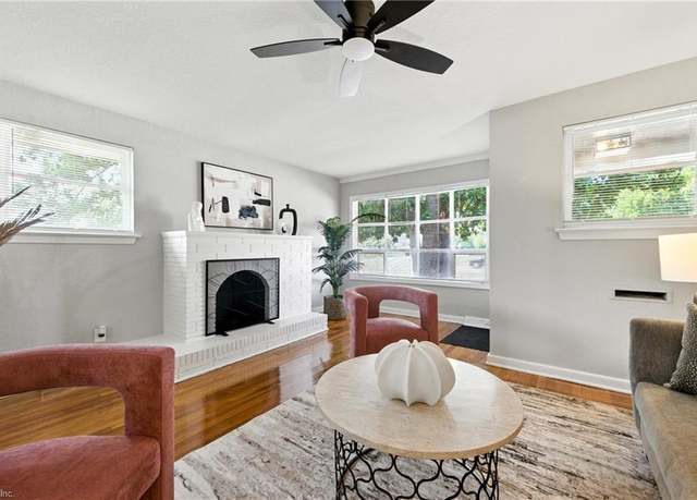 Property at 2411 Effingham St, Portsmouth, VA 23704, 3 beds, 2 baths