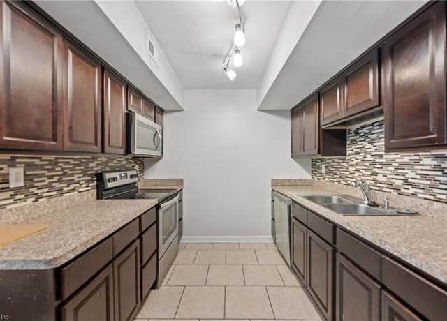 Property at 5607 Dodington Ct, Virginia Beach, VA 23462, 3 beds, 1.5 baths