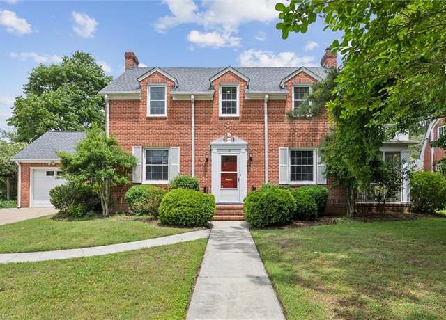 Property at 5 Holly Dr, Newport News, VA 23601, 4 beds, 2.5 baths
