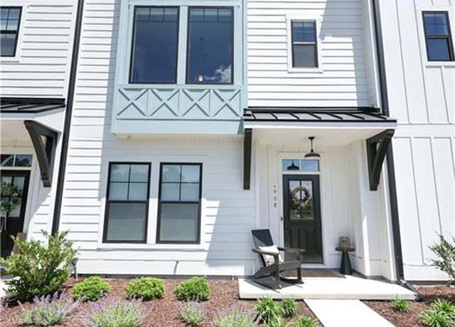 Property at 908 Bernard Ln, Chesapeake, VA 23322, 4 beds, 3.5 baths