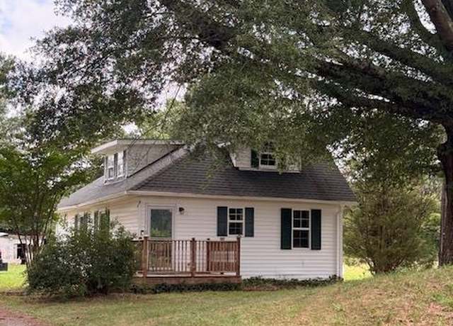 Property at 9346 George Washington Memorial Hwy, Gloucester, VA 23061, 3 beds, 1.5 baths