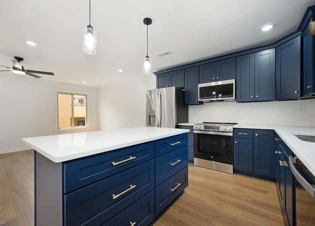 Property at 1262 W Ocean View Ave #4, Norfolk, VA 23503, 2 beds, 2.5 baths