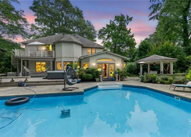 Property at 1001 Fairway Ct, Chesapeake, VA 23320, 5 beds, 3 baths