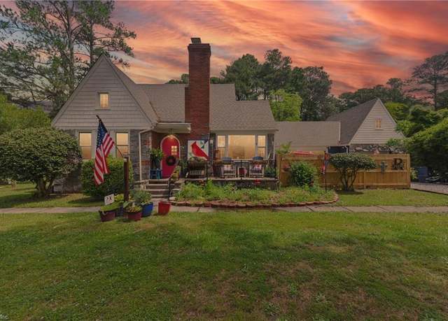 Property at 290 Circle Dr, Port Haywood, VA 23138, 4 beds, 3 baths