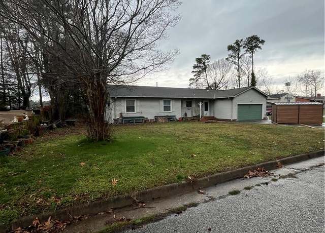 Property at 117 Linda Dr, Newport News, VA 23608, 3 beds, 2.5 baths