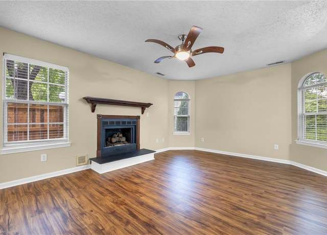Property at 5217 Bardith Cir, Virginia Beach, VA 23455, 2 beds, 2.5 baths