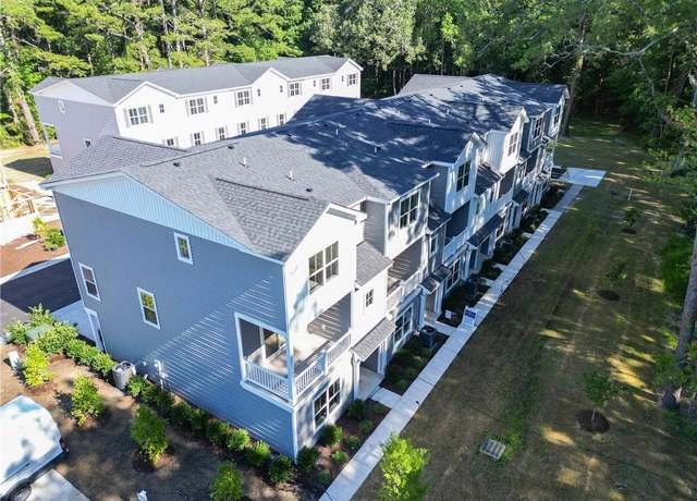 Property at 1107 O'neil Way #15, Virginia Beach, VA 23454, 3 beds, 3.5 baths