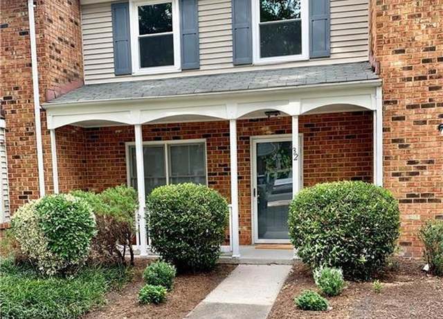 Property at 32 Corwin Cir, Hampton, VA 23666, 2 beds, 1.5 baths