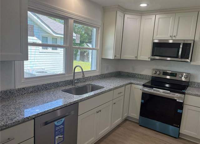 Property at 38 W Sherwood Ave, Hampton, VA 23663, 3 beds, 1 bath