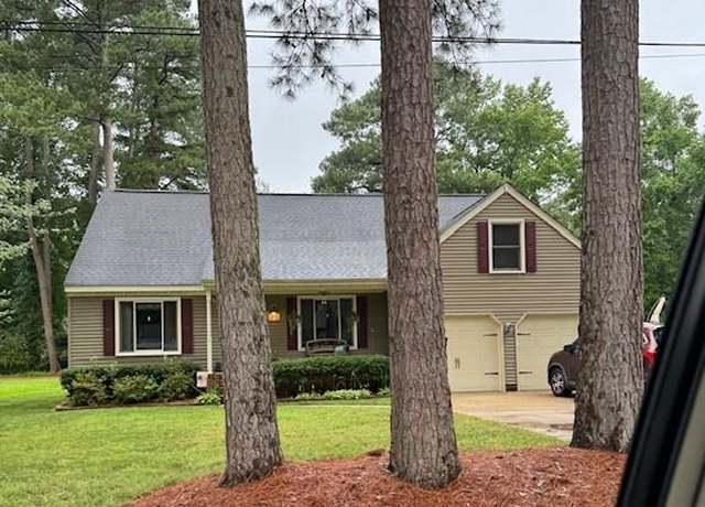 Property at 572 Akron Ave, Chesapeake, VA 23322, 4 beds, 2 baths