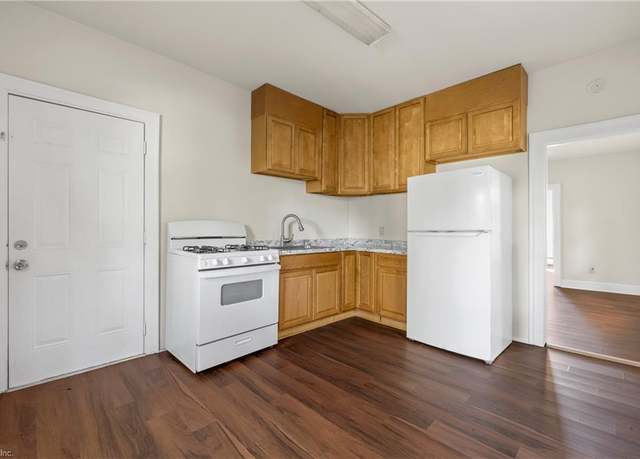 Property at 834 W 41st St, Norfolk, VA 23508, 3 beds, 1 bath