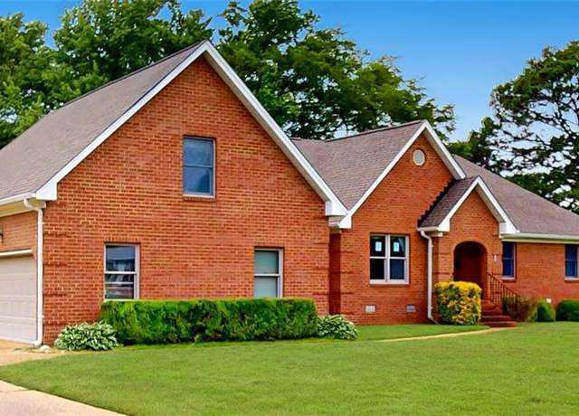 Property at 23 Boykin Ln, Hampton, VA 23663, 5 beds, 2.5 baths