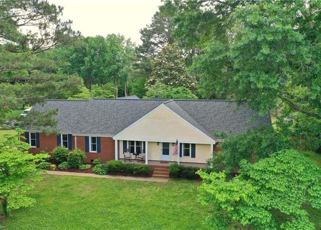Property at 1305 Oak Ridge Dr, Chesapeake, VA 23322, 4 beds, 2.5 baths