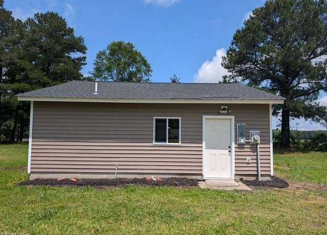 Property at 9302 Windsor Blvd, Windsor, VA 23487, 2 beds, 1 bath