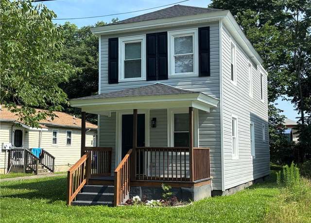 Property at 724 Battery Ave, Suffolk, VA 23434, 2 beds, 2.5 baths