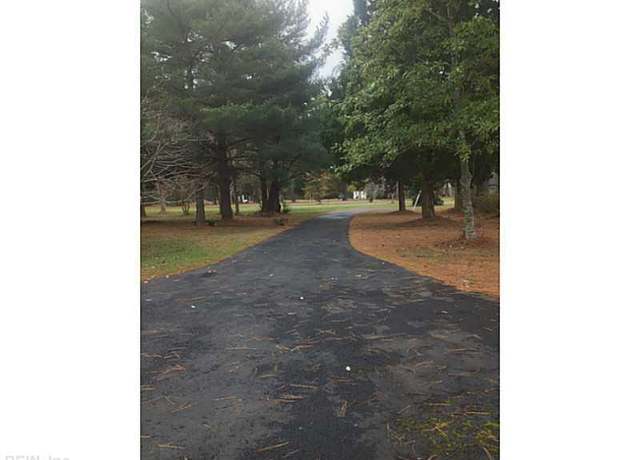 Property at 1924 Elbow Rd, Chesapeake, VA 23320, 3 beds, 3 baths