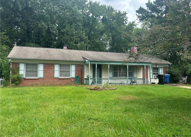 Property at 301 Bethune Dr, Virginia Beach, VA 23452, 4 beds, 2 baths