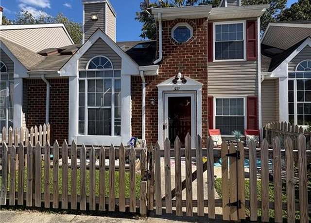 Property at 322 Rivers Ridge Cir, Newport News, VA 23608, 3 beds, 2 baths