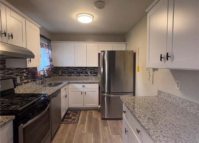 Property at 1017 Horne Ave, Portsmouth, VA 23701, 3 beds, 2 baths