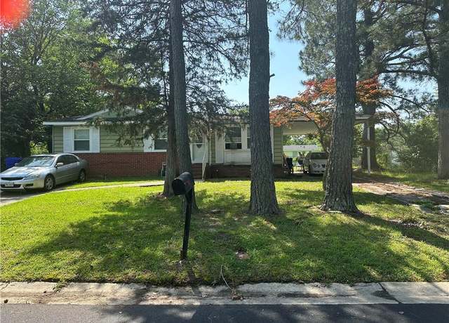 Property at 1113 Lake Kennedy Dr, Suffolk, VA 23434, 3 beds, 1 bath