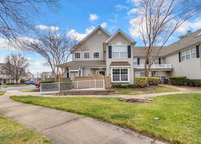 Property at 903 Lakeside Dr, Suffolk, VA 23435, 2 beds, 2 baths