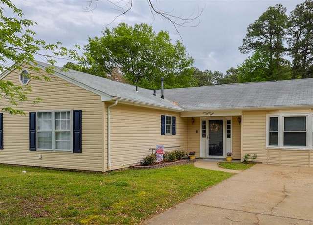 Property at 188 Bentley Dr, Newport News, VA 23602, 3 beds, 2 baths