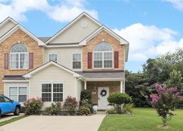 Property at 7544 Villa Ct, Gloucester Point, VA 23062, 4 beds, 3 baths
