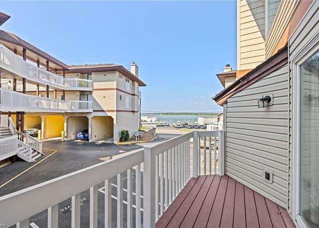 Property at 2230 Vista Cir, Virginia Beach, VA 23451, 2 beds, 2.5 baths
