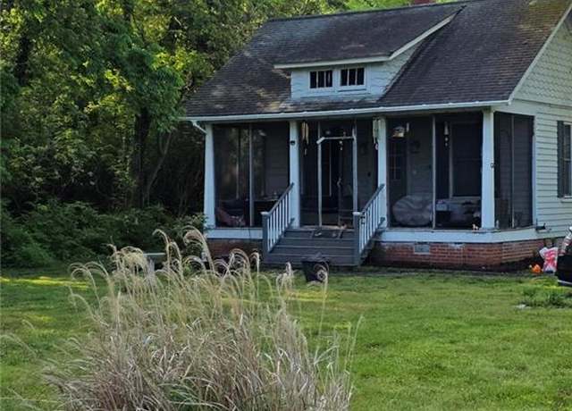 Property at 8910 Glass Rd, Hayes, VA 23072, 3 beds, 2 baths