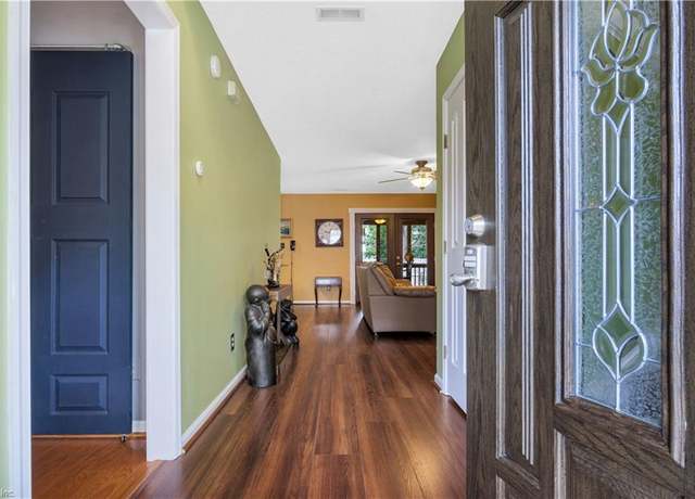 Property at 807 Mccrae Dr, Newport News, VA 23608, 3 beds, 2.5 baths