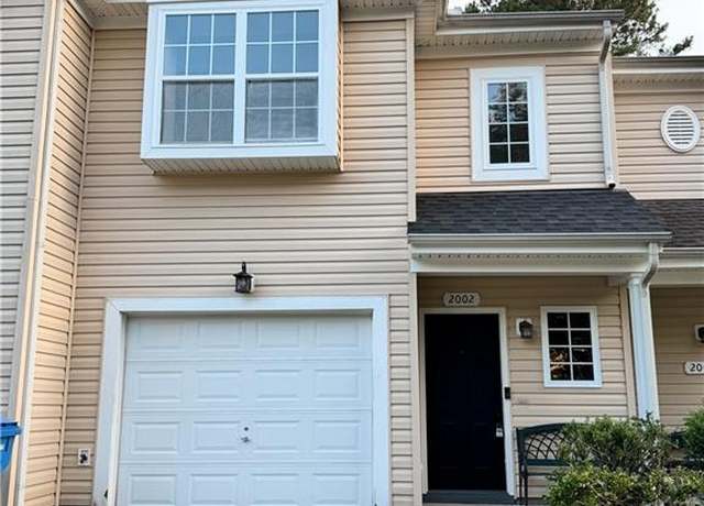Property at 2002 Paramont Ave, Chesapeake, VA 23320, 3 beds, 2.5 baths