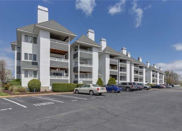 Property at 157 Atlantic Ave Unit C, Hampton, VA 23664, 2 beds, 2 baths
