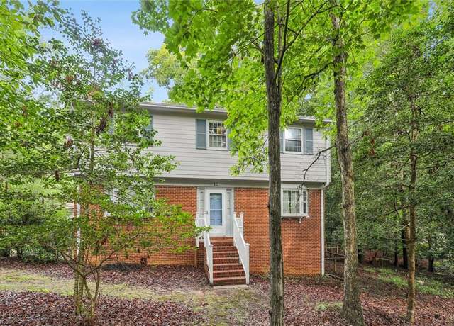 Property at 111 W Kingswood Dr, Williamsburg, VA 23185, 4 beds, 2.5 baths