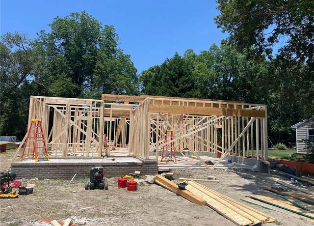 Property at 1316 Bells Rd, Virginia Beach, VA 23454, 4 beds, 2.5 baths